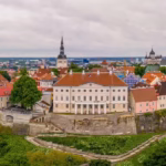 Zimowe przechowywanie kosiarki spalinowej a gotowość do uruchomienia wiosną: jak dbać o paliwo i gaźnik, by uniknąć problemów Jak uruchomić kosiarkę spalinową w zimie bez problemów